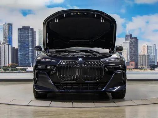 2025 BMW 760 xDrive