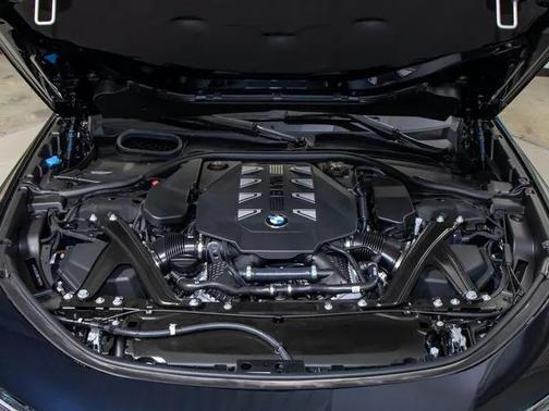 2025 BMW 760 xDrive