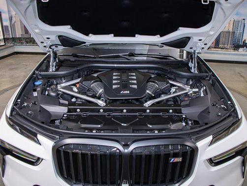 2026 BMW X7 M60i