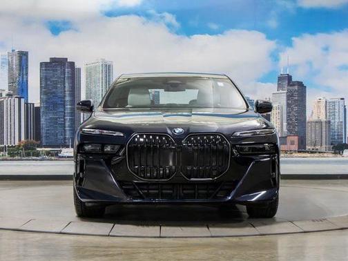 Carbon Black Metallic 2025 BMW 760 xDrive