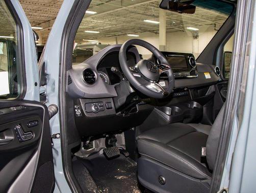 2025 Mercedes-Benz Sprinter 2500 Cargo 144 WB