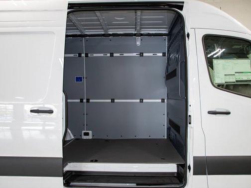 2025 Mercedes-Benz Sprinter 2500 Standard Roof