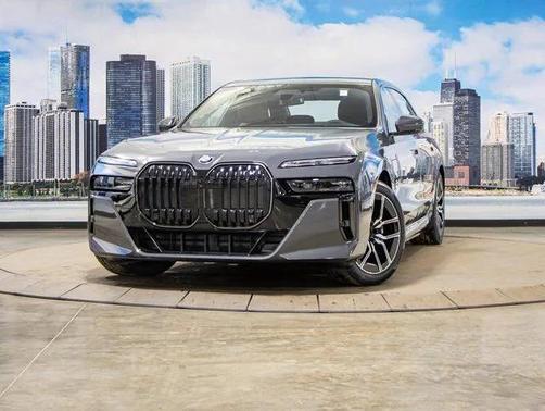 2026 BMW 750e i xDrive