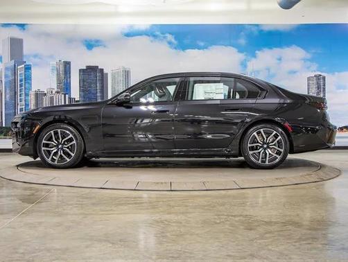 2025 BMW 750e i xDrive