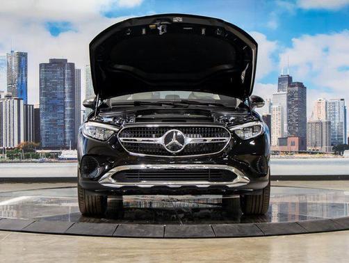 2025 Mercedes-Benz GLC 300 4MATIC