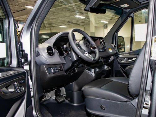 2025 Mercedes-Benz Sprinter 2500 Cargo 144 WB