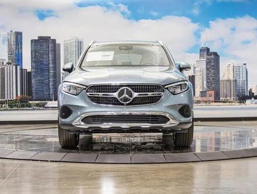 Verde Silver Metallic 2026 Mercedes-Benz GLC 300 4MATIC