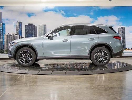 Verde Silver Metallic 2026 Mercedes-Benz GLC 300 4MATIC