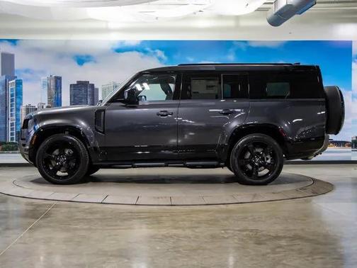 2025 Land Rover Defender X-Dynamic SE
