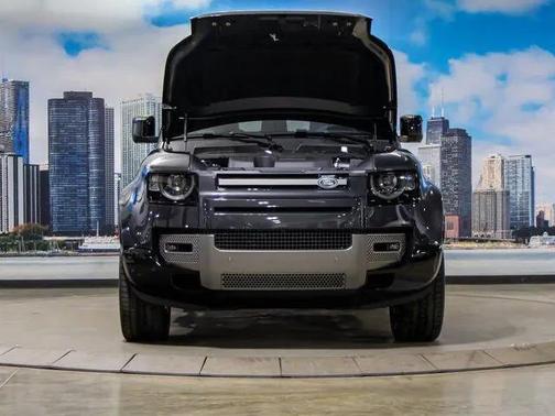 2025 Land Rover Defender 130 P400 X-Dynamic SE