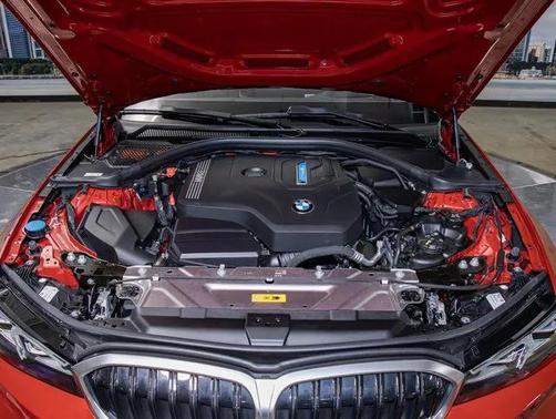 2024 BMW 330e xDrive