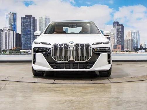 2025 BMW 760 xDrive