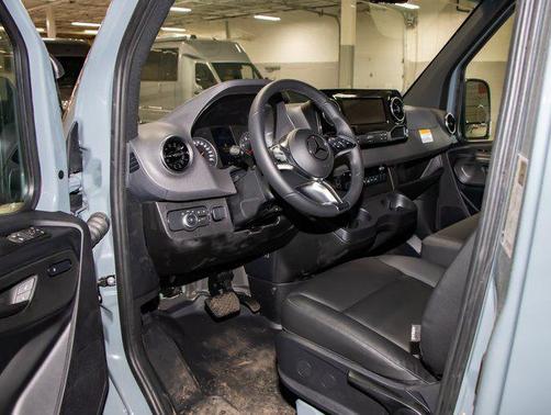 2025 Mercedes-Benz Sprinter 2500 Cargo 144 WB