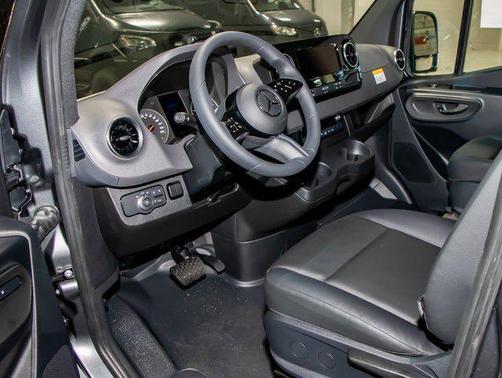 2025 Mercedes-Benz Sprinter 2500 Cargo 170 WB