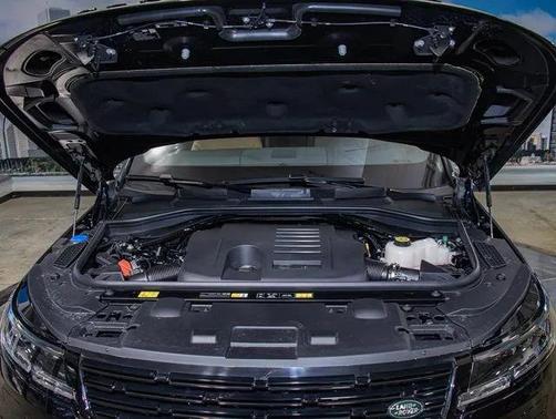 2026 Land Rover Range Rover Sport SE