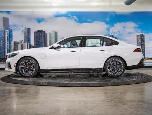 2026 BMW 550e xDrive