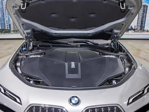 2025 BMW i7 xDrive60