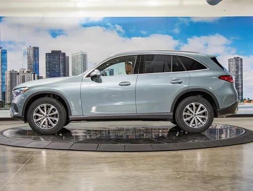 2026 Mercedes-Benz GLC 300 4MATIC