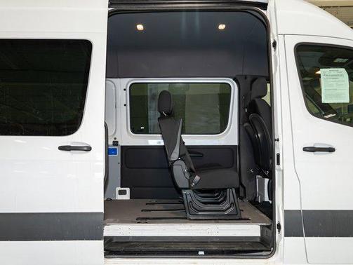 2019 Mercedes-Benz Sprinter 2500 Crew 144 WB