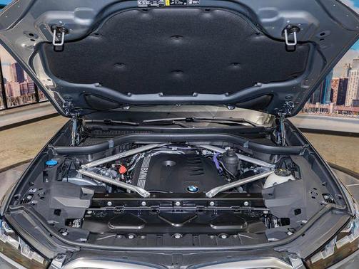 Gray Metallic 2024 BMW X6 xDrive40i