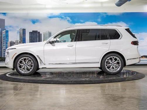 2025 BMW X7 xDrive40i