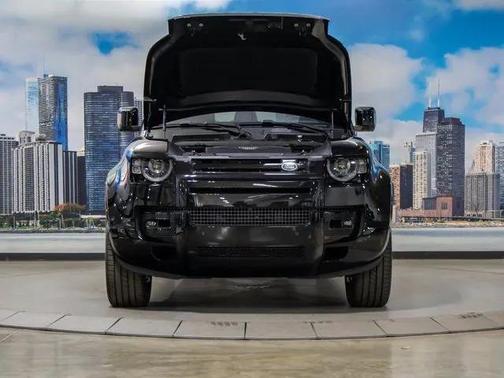 2025 Land Rover Defender 110 V8