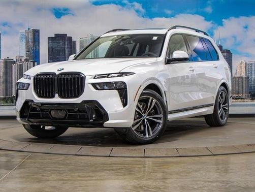Mineral White Metallic 2026 BMW X7 xDrive40i