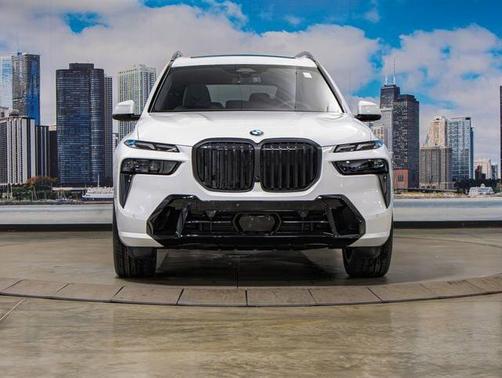 Mineral White Metallic 2026 BMW X7 xDrive40i