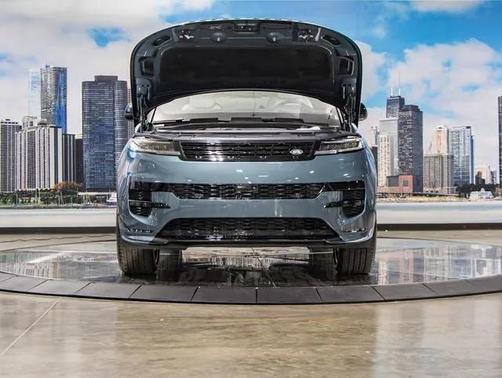 2026 Land Rover Range Rover Sport SE