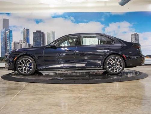 2026 BMW 750e i xDrive