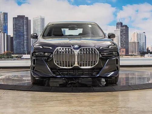 2026 BMW 750e i xDrive