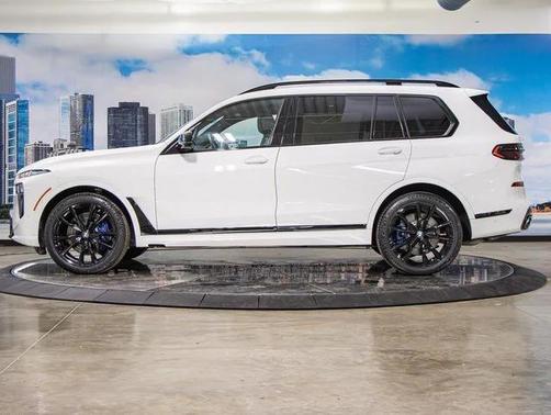 2023 BMW X7 M60i