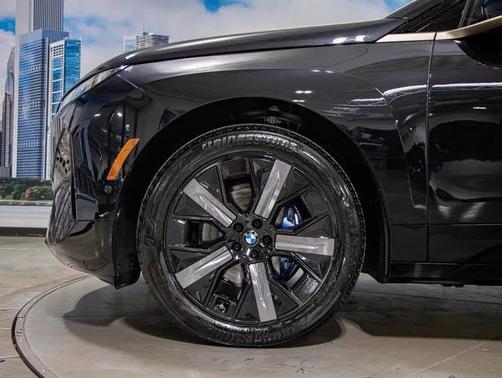 2025 BMW iX xDrive50