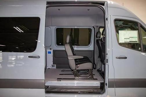 2024 Mercedes-Benz Sprinter 2500 144 WB High Roof