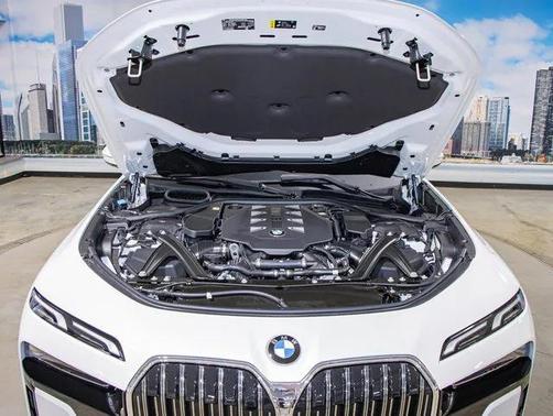 2025 BMW 760 i xDrive