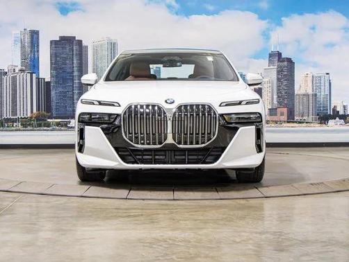 2025 BMW 760 xDrive