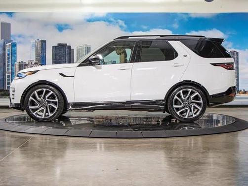 2024 Land Rover Discovery P360 Metropolitan Edition