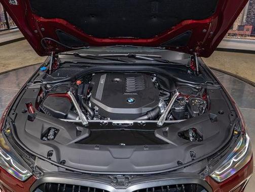 Aventurin Red 2026 BMW 840 i xDrive