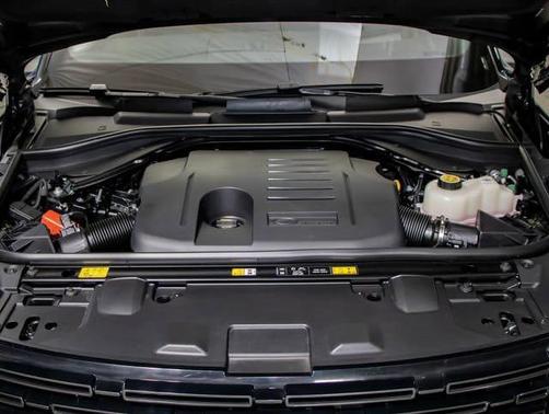 Santorini Black 2026 Land Rover Range Rover SE LWB 7-Seats / V8