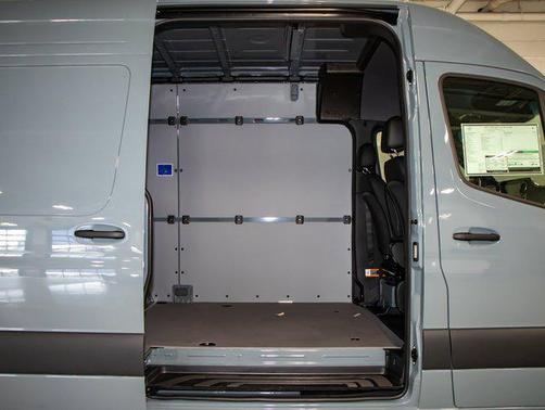 2025 Mercedes-Benz Sprinter 2500 Cargo 144 WB