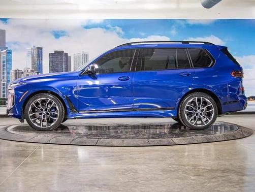 2025 BMW X7 M60i