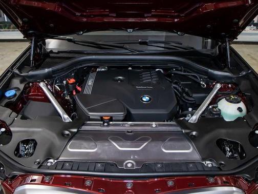 Aventurin Red 2025 BMW X4 xDrive30i