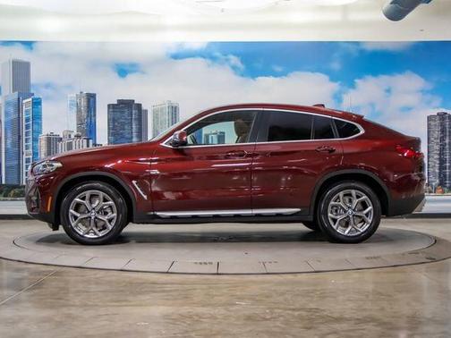 Aventurin Red 2025 BMW X4 xDrive30i