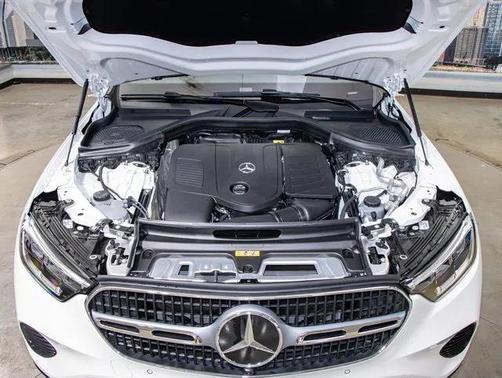 2026 Mercedes-Benz GLC 300 4MATIC