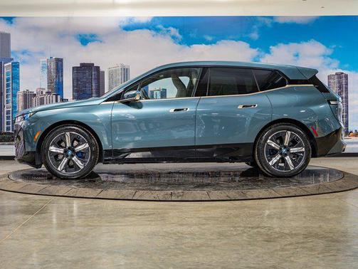 2025 BMW iX xDrive50