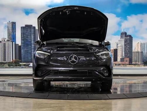 2026 Mercedes-Benz GLC 300 4MATIC