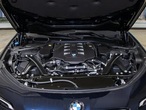 2025 BMW 760 xDrive