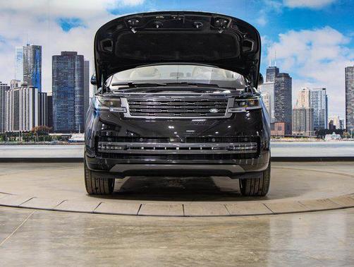 2025 Land Rover Range Rover SE