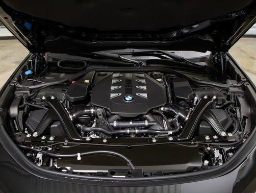 2025 BMW 760 i xDrive