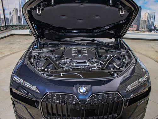 Carbon Black Metallic 2025 BMW 760 xDrive